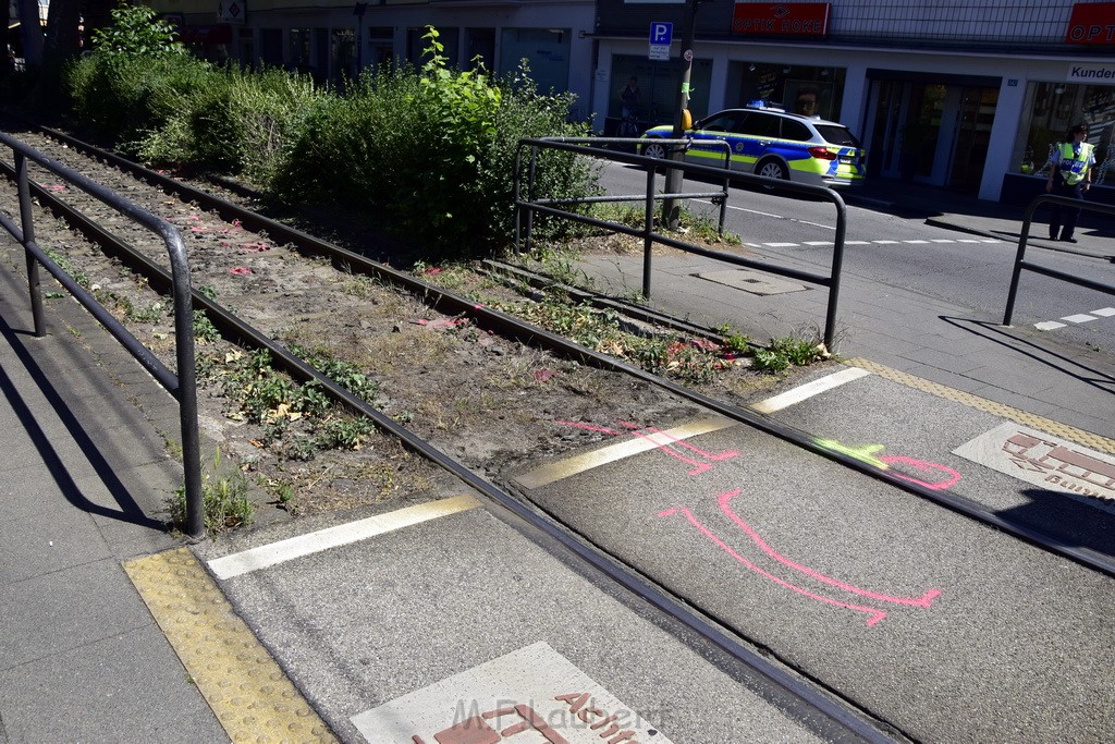 VU Roller KVB Bahn Koeln Luxemburgerstr Neuenhoefer Allee P158.JPG - Miklos Laubert